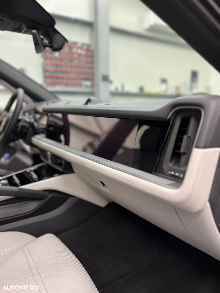 Porsche Cayenne Coupe - 6