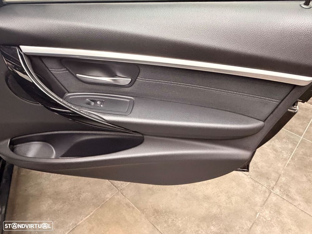BMW 330 e iPerformance Line Luxury - 35