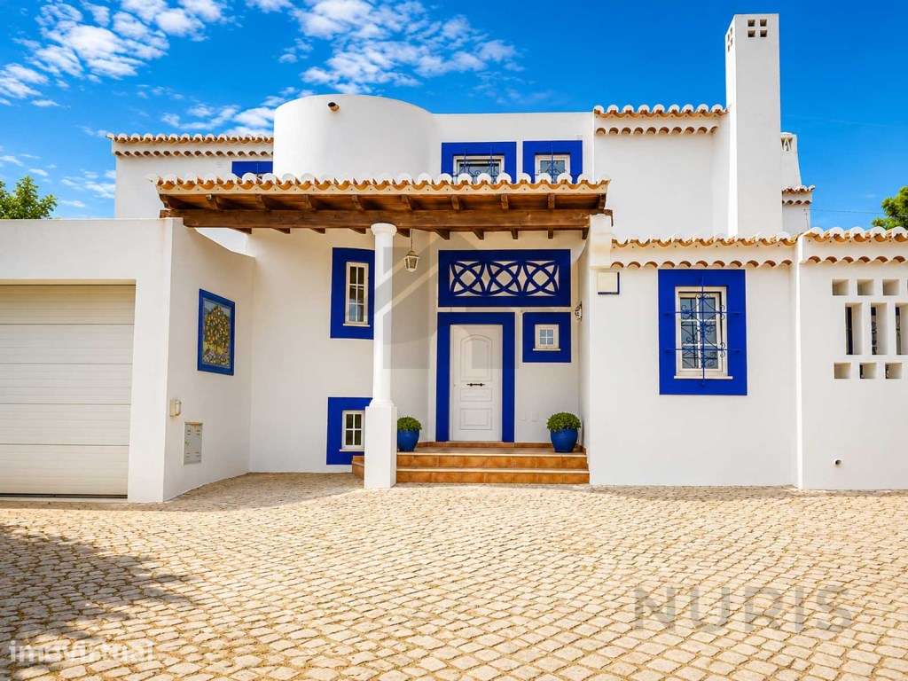 Moradia V4 com Vista Mar, Piscina e Jardim para venda em Lagos - Grande imagem: 4/58