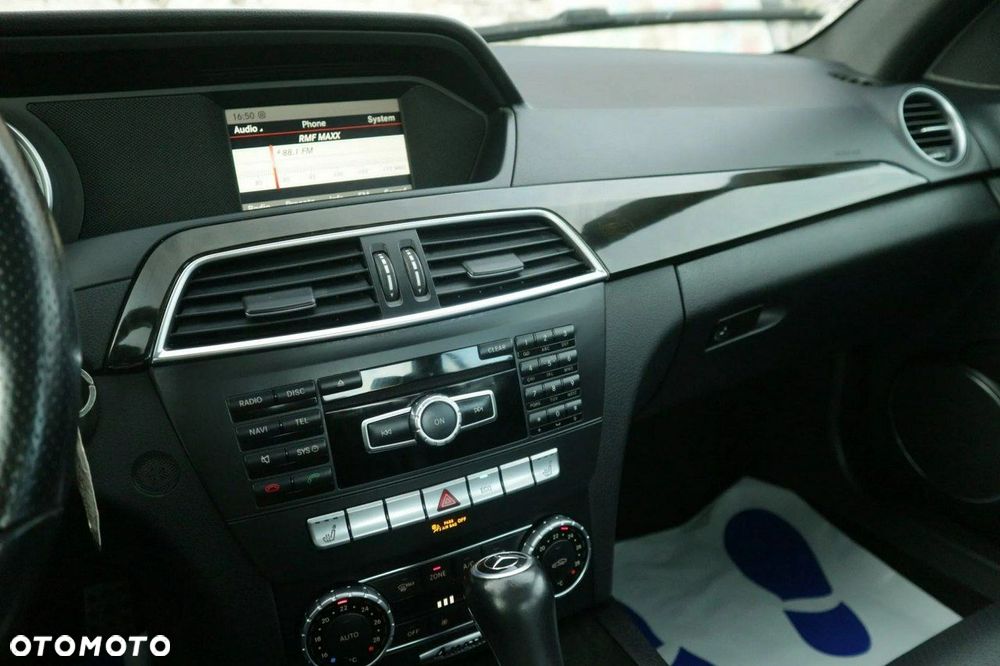 Mercedes-Benz Klasa C 350 BlueEff 4-Matic Avantgarde - 23