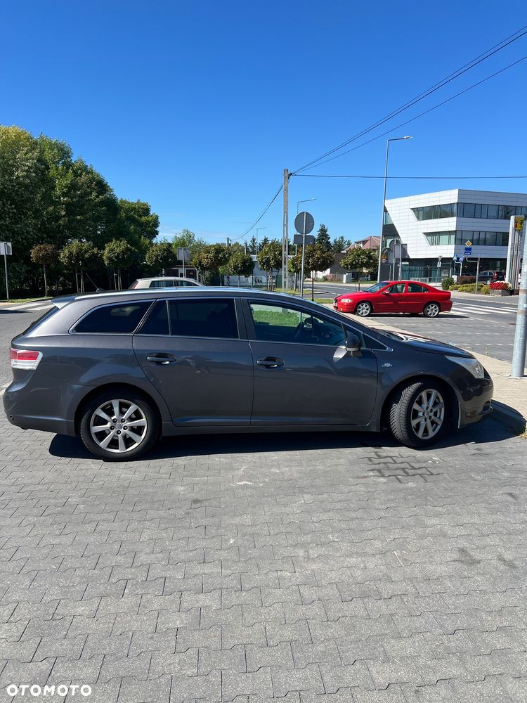 Toyota Avensis 2.2 D-4D Prestige NAVI - 4