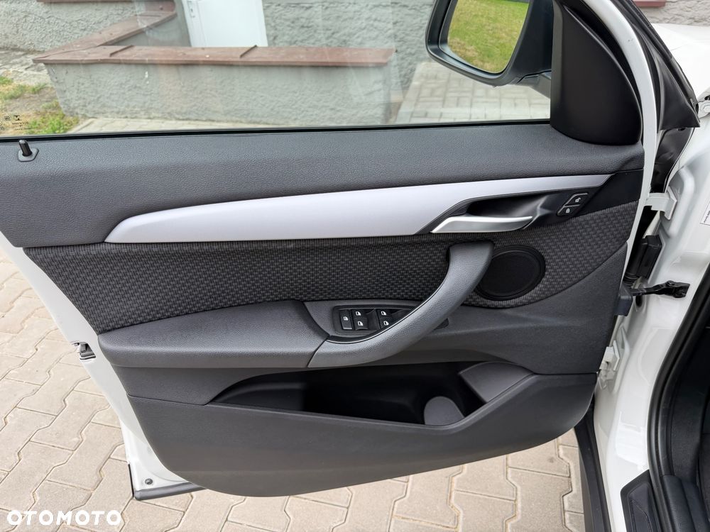 BMW X1 sDrive18i - 18