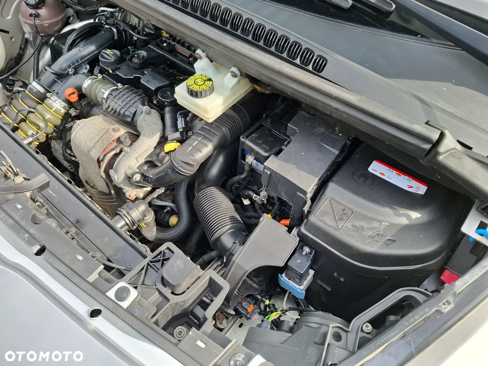 Peugeot 5008 - 25