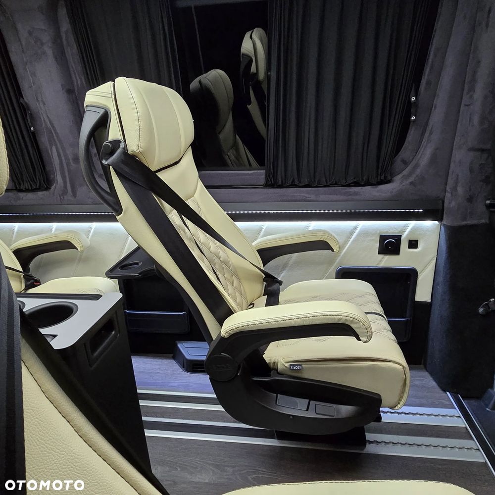 Mercedes-Benz Sprinter - 37