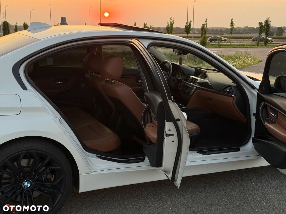 BMW Seria 3 335i xDrive Luxury Line - 22