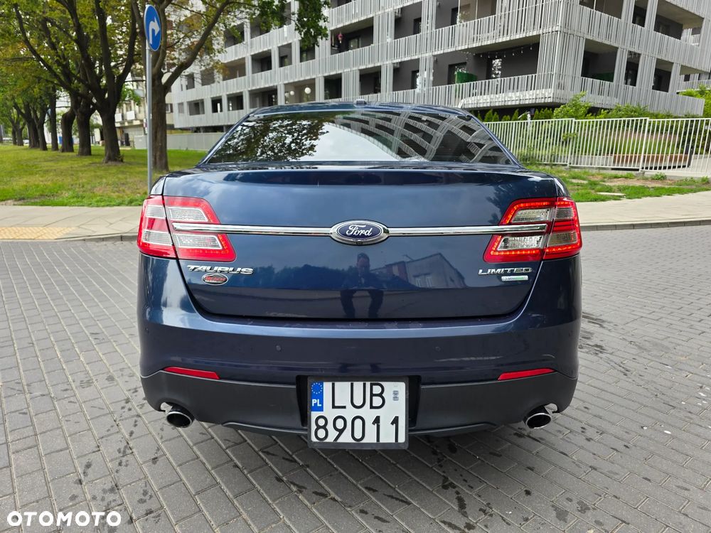 Ford Taurus - 29