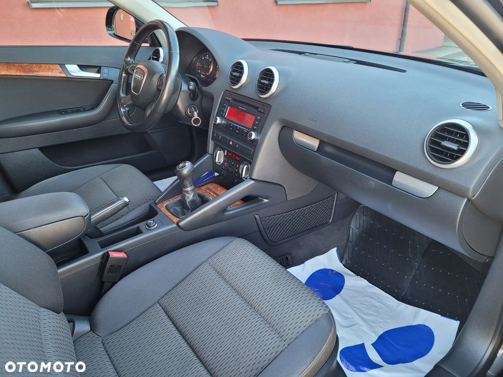 Audi A3 Sportback 1.6 TDI DPF Ambition - 15