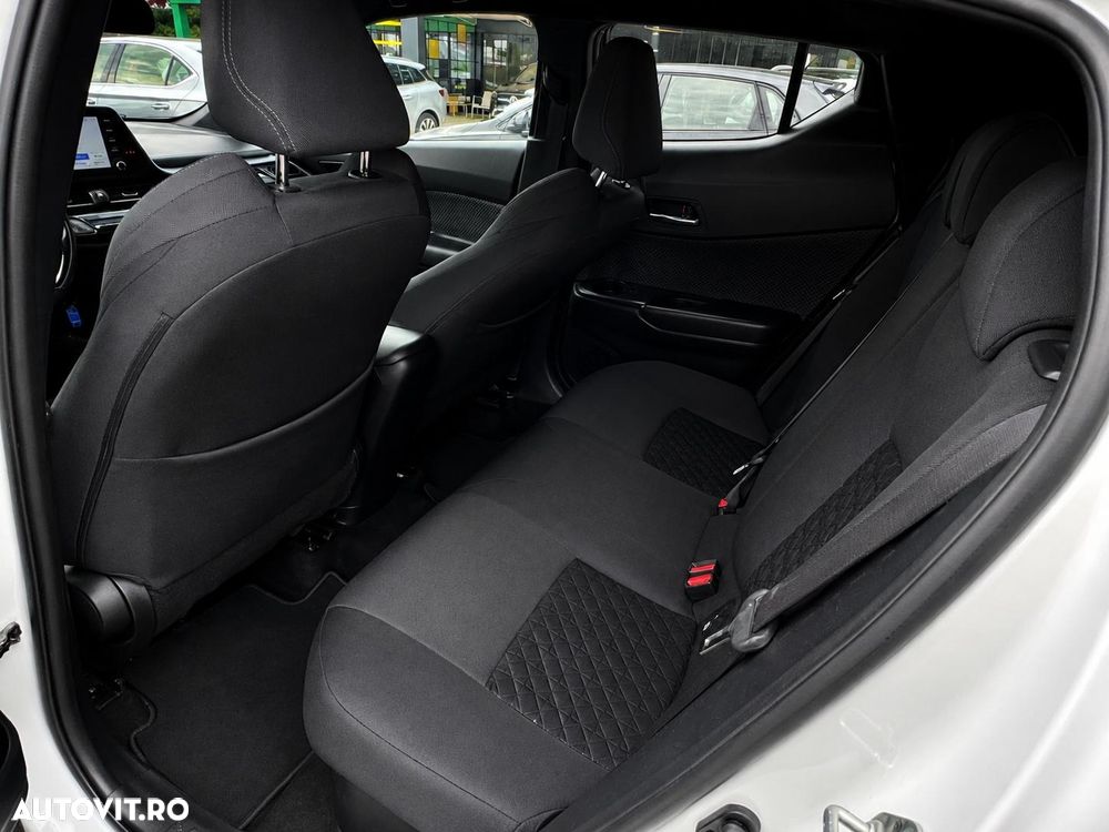 Toyota C-HR - 13
