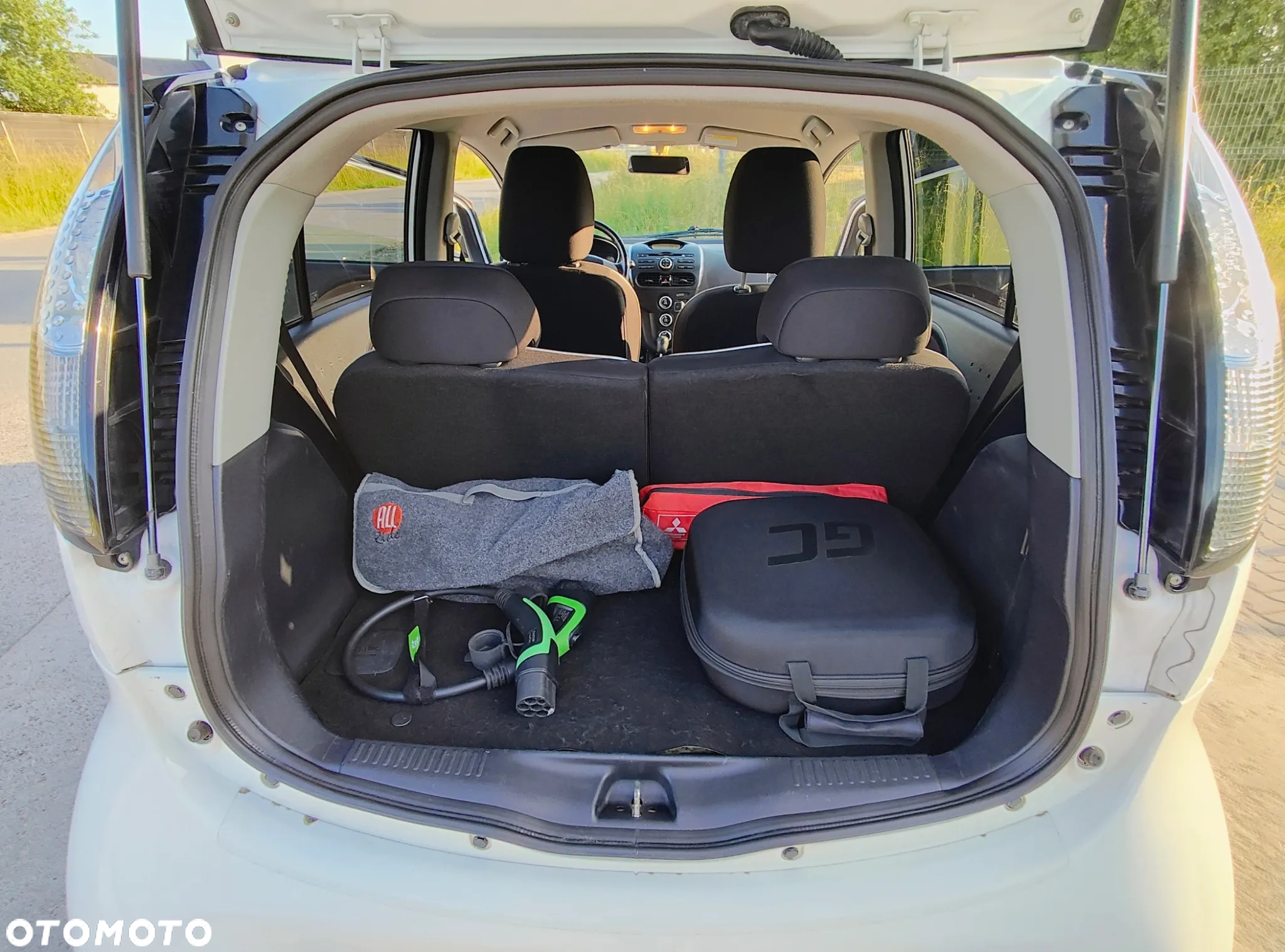 Mitsubishi i-MiEV Standard - 32