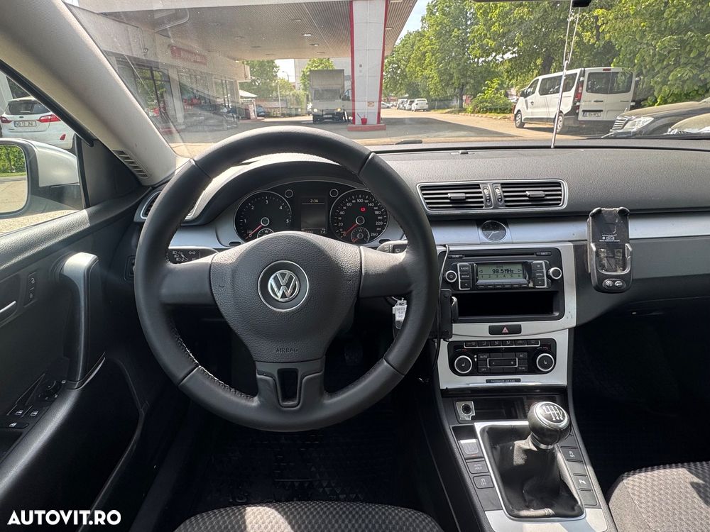 Volkswagen Passat 2.0 Blue TDI SCR Comfortline - 20