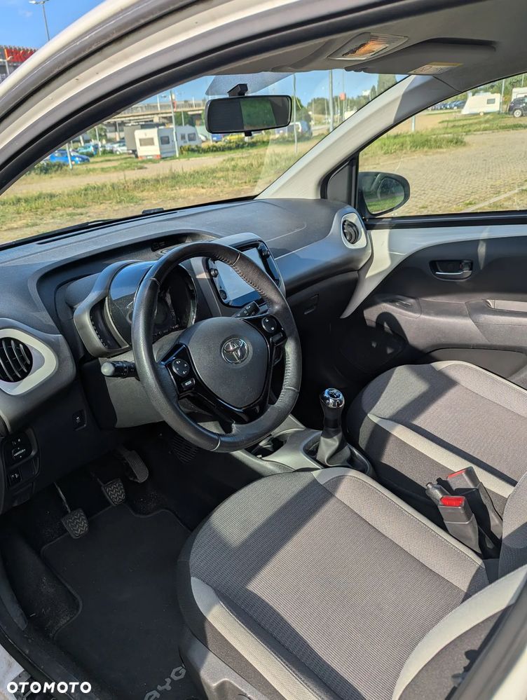 Toyota Aygo x-play - 6