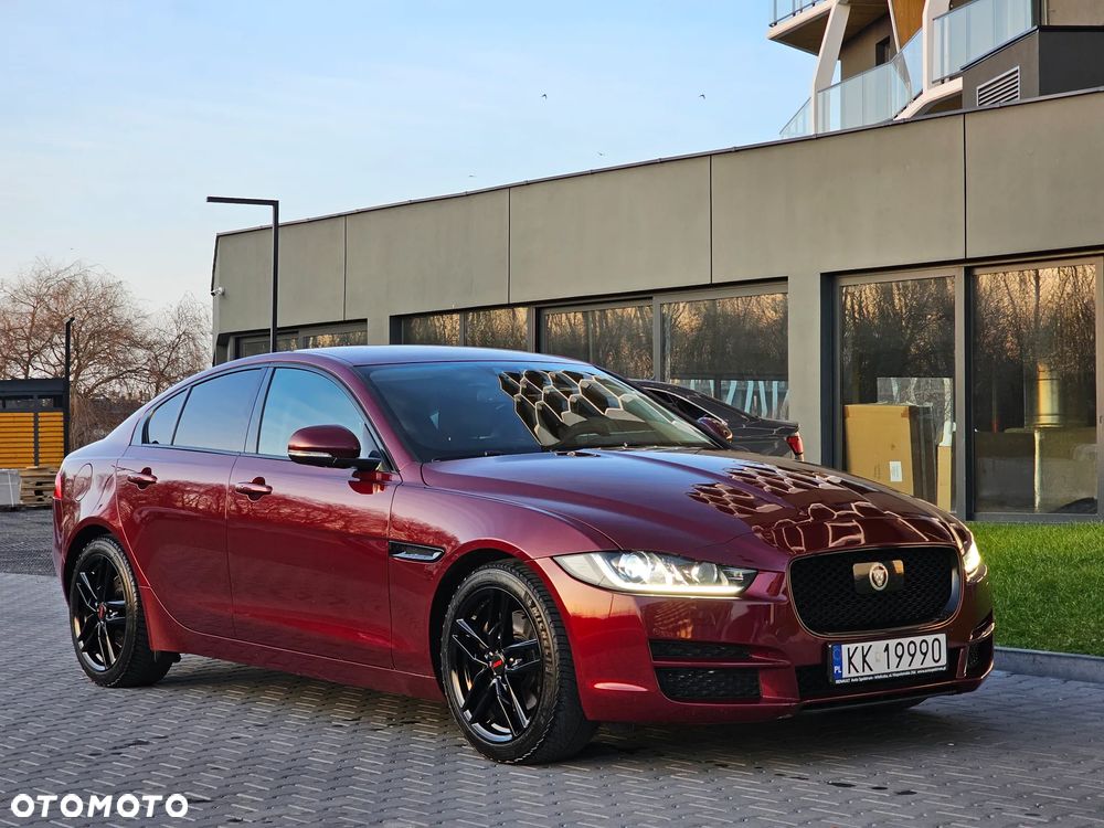 Jaguar XE 2.0 D Prestige - 21