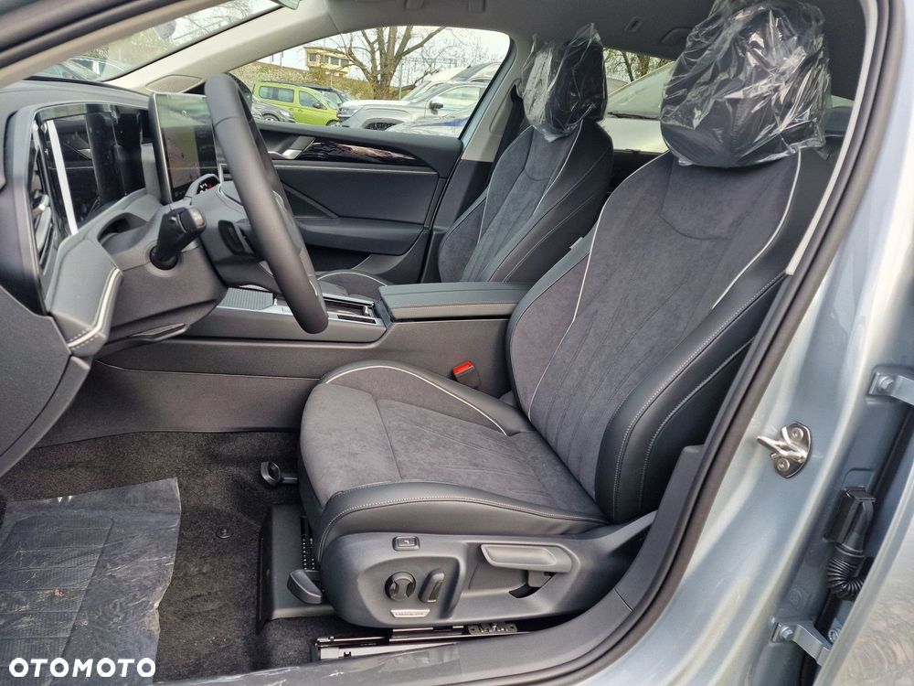 Volkswagen Passat - 11