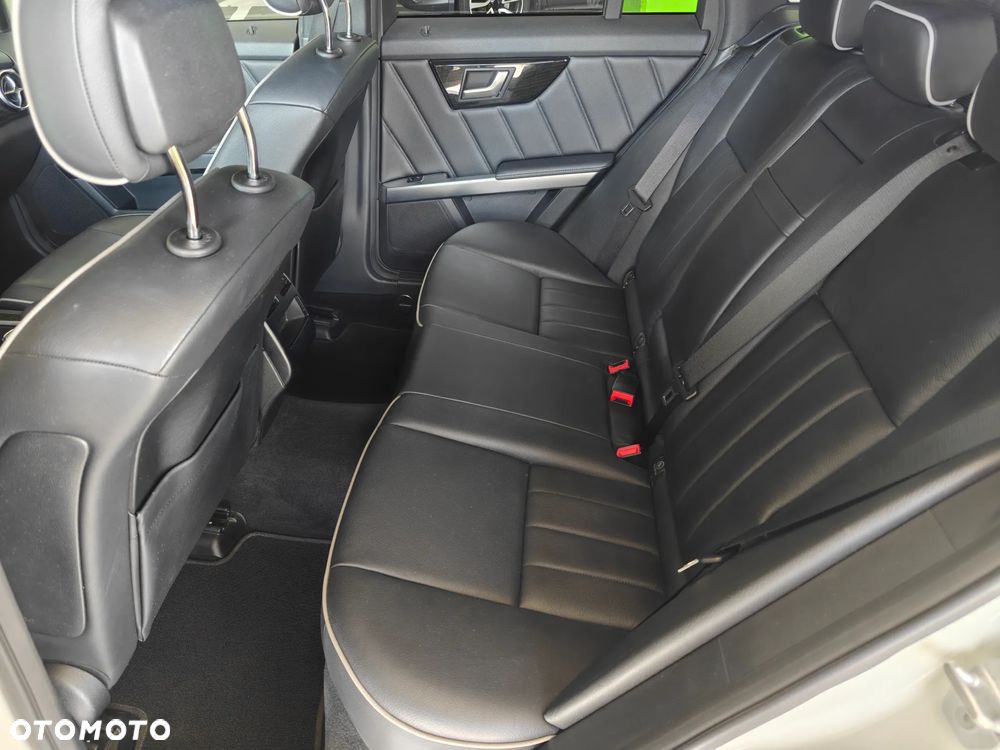 Mercedes-Benz GLK 350 4-Matic - 32