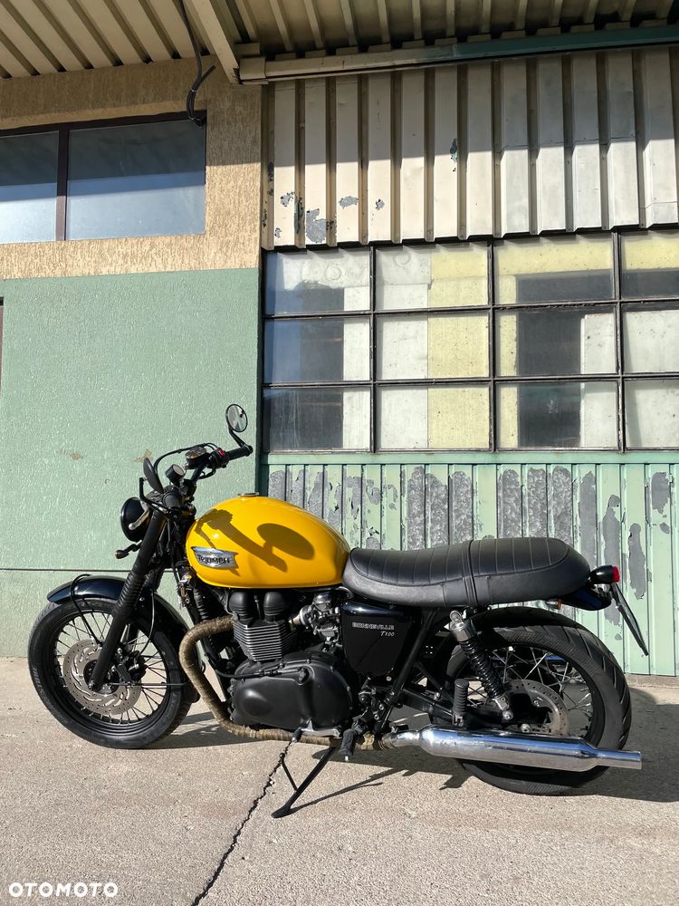 Triumph Bonneville - 17