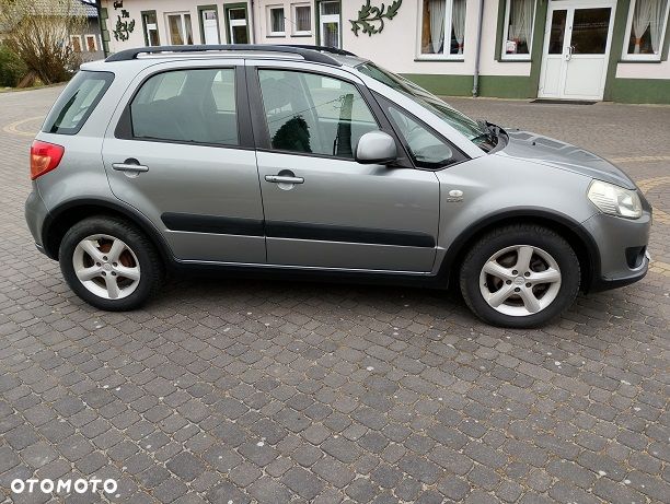 Suzuki SX4 1.9 DDiS 4WD GS / Premium - 4