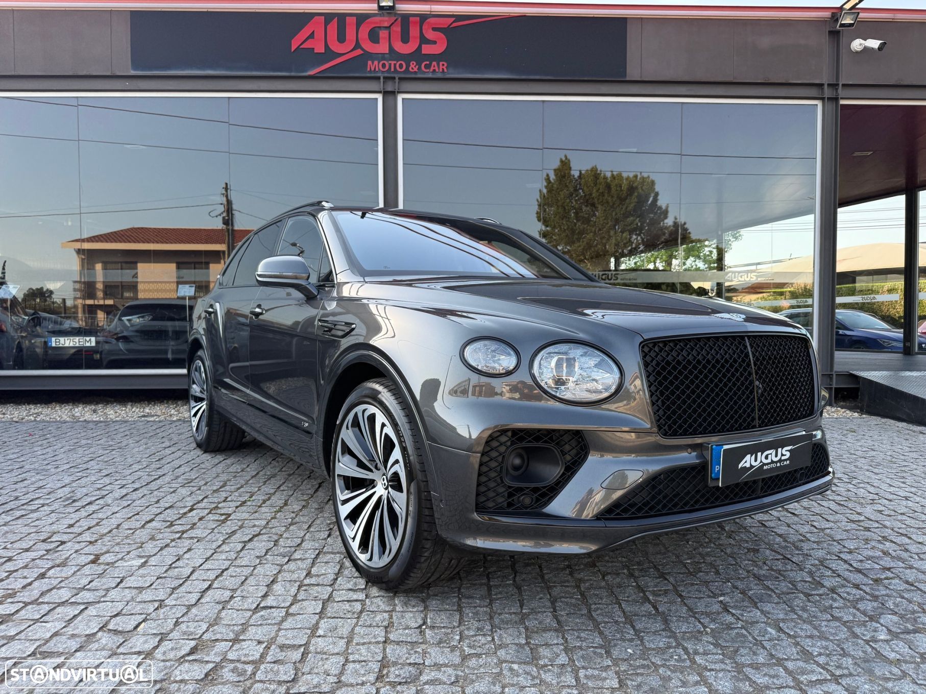 Bentley Bentayga V8 Atelier Edition - 1