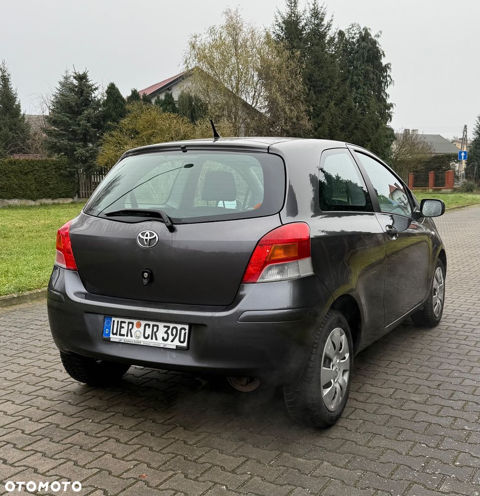 Toyota Yaris 1.33 VVT-i Executive - 4