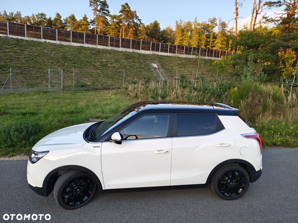 SsangYong/KGM Tivoli e-XGi 160 2WD Black+White - 10