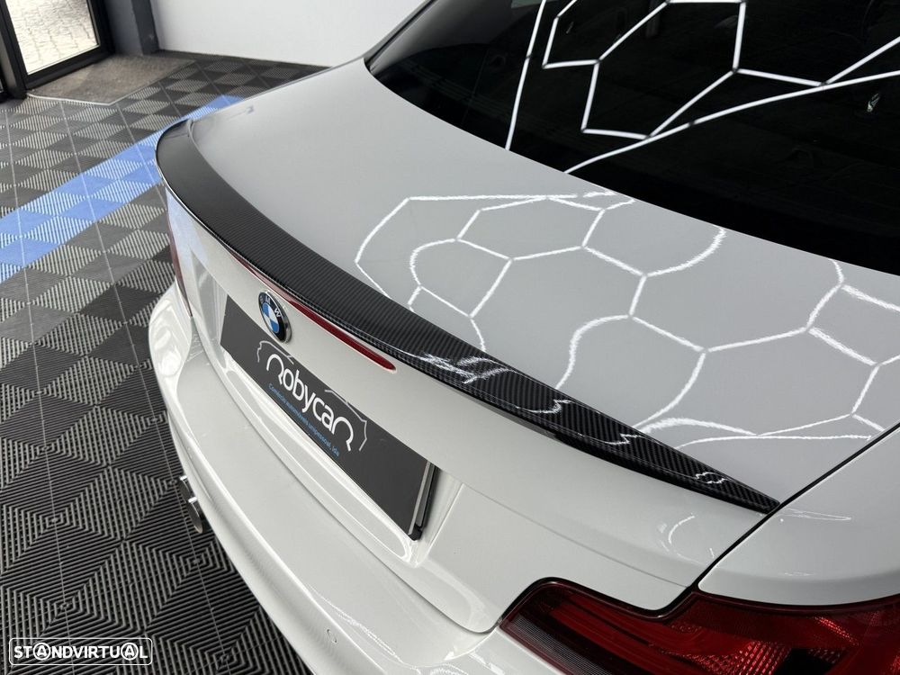 BMW 118 dA Pack M - 8