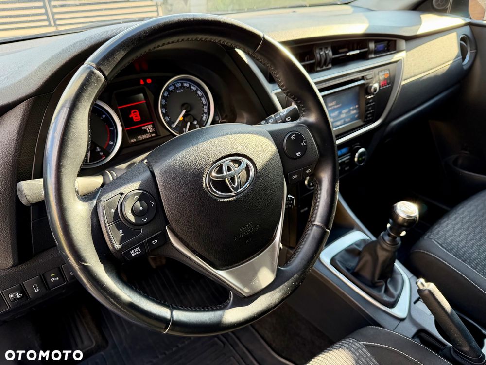 Toyota Auris 1.6 Premium Start - 17