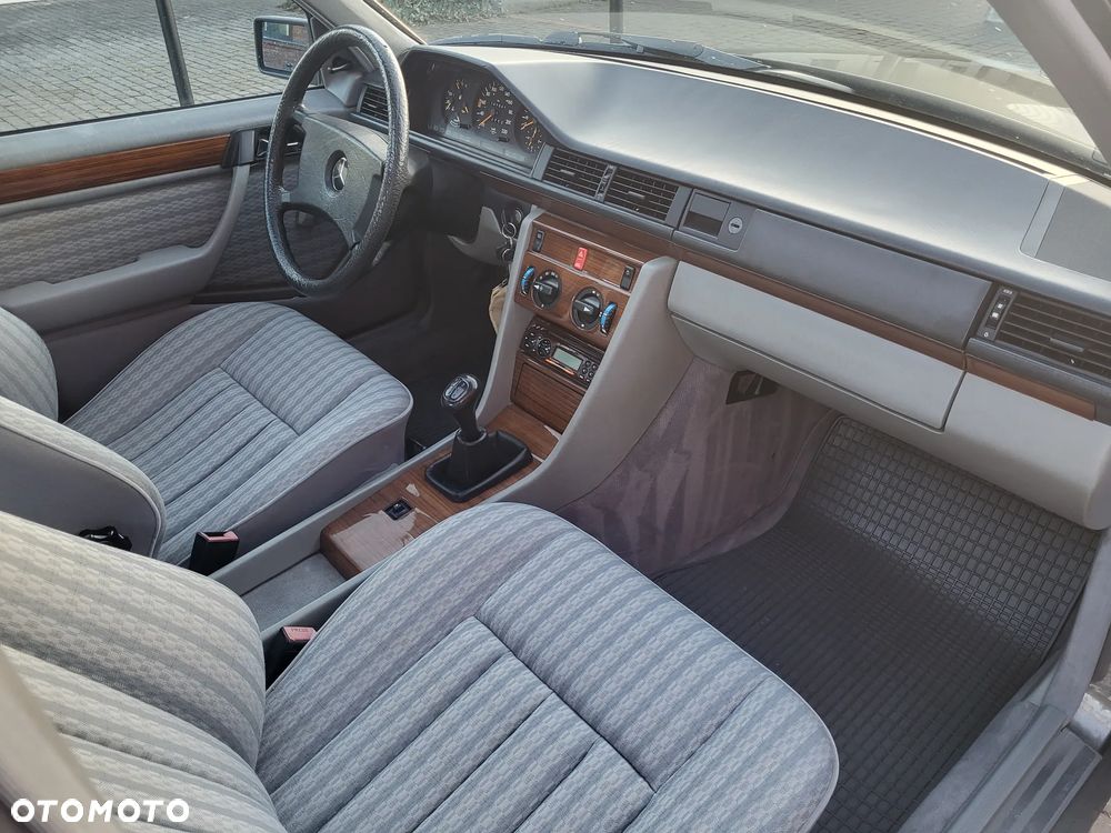 Mercedes-Benz W124 (1984-1993) - 20