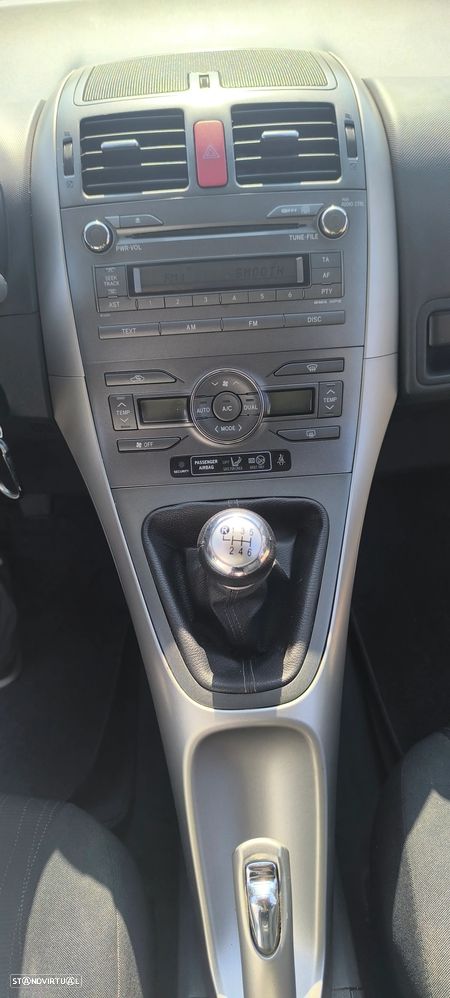 Toyota Auris 1.4 VVT-i AC - 14