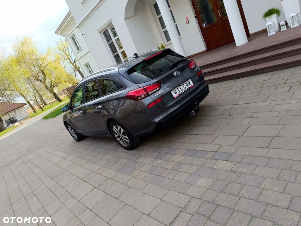 Hyundai i30 blue Kombi 1.6 CRDi Style - 19