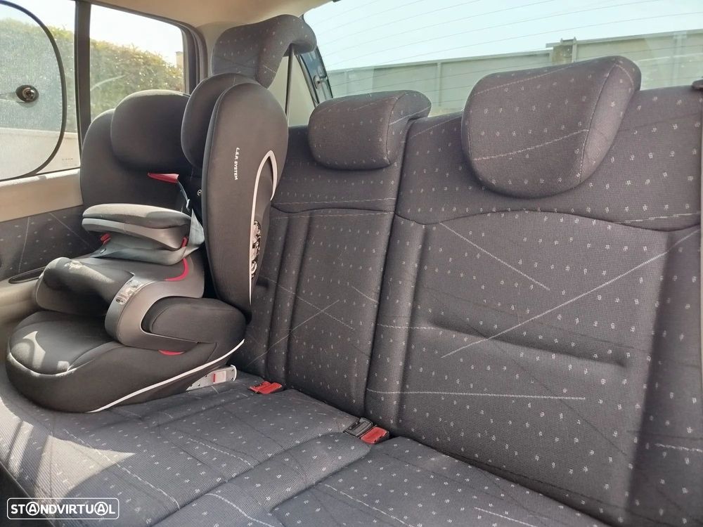 Renault Clio 1.2 16V Expression - 12