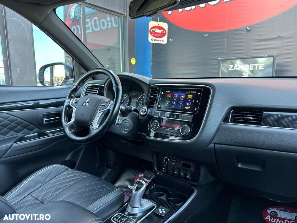 Mitsubishi Outlander - 10