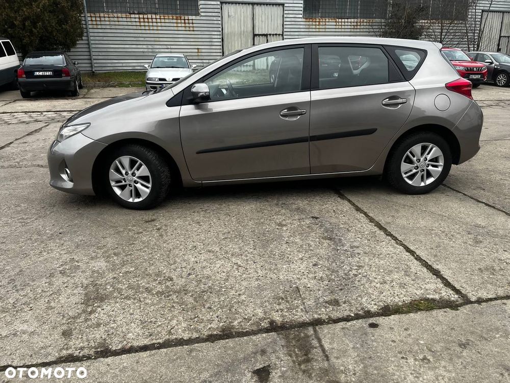 Toyota Auris - 12