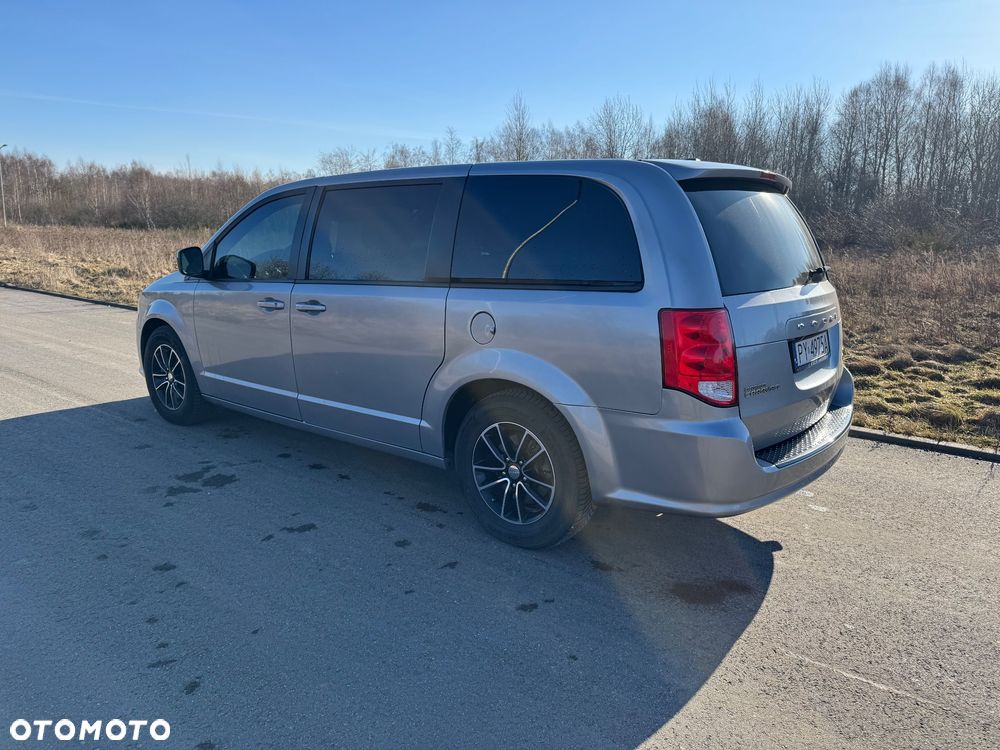 Dodge Grand Caravan - 3
