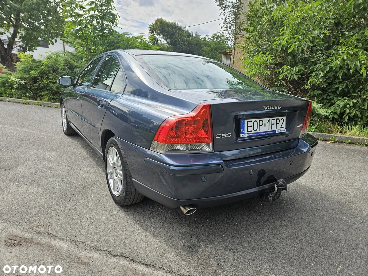 Volvo S60 2.0 T Momentum - 4