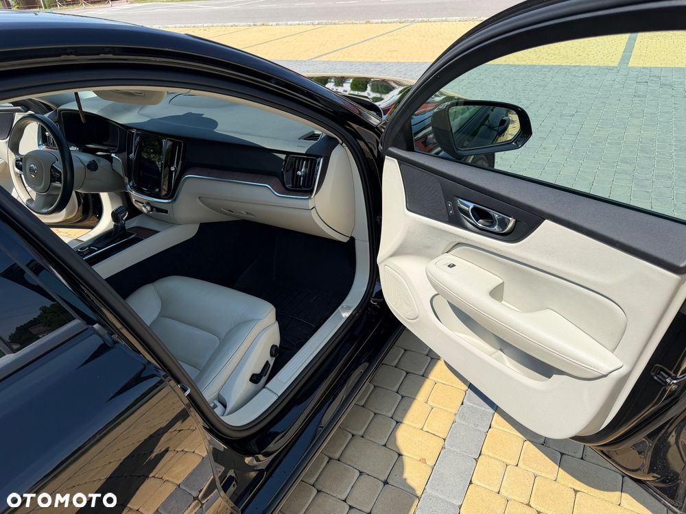 Volvo S60 T6 AWD Momentum Pro - 15