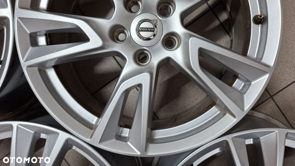 Felgi Aluminiowe 18 Volvo XC 60 5x108 ET 50.5 - 9