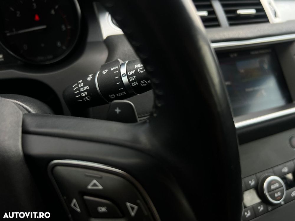 Land Rover Range Rover Evoque - 24