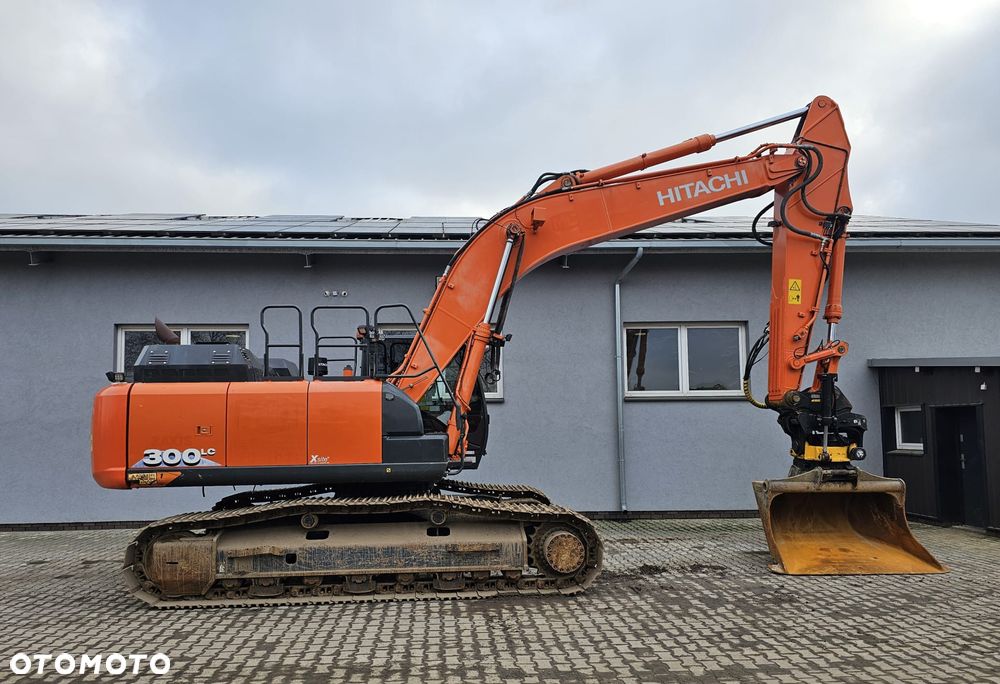 Hitachi ZX300LC-6 - 2
