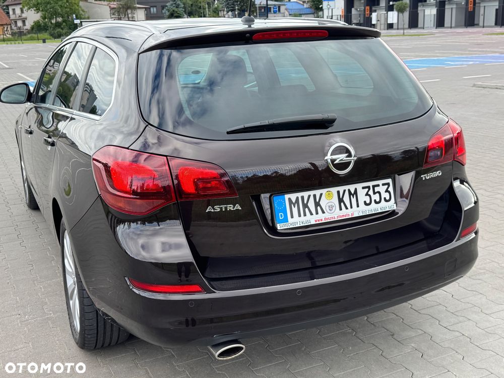 Opel Astra 1.4 T Cosmo S&S - 9