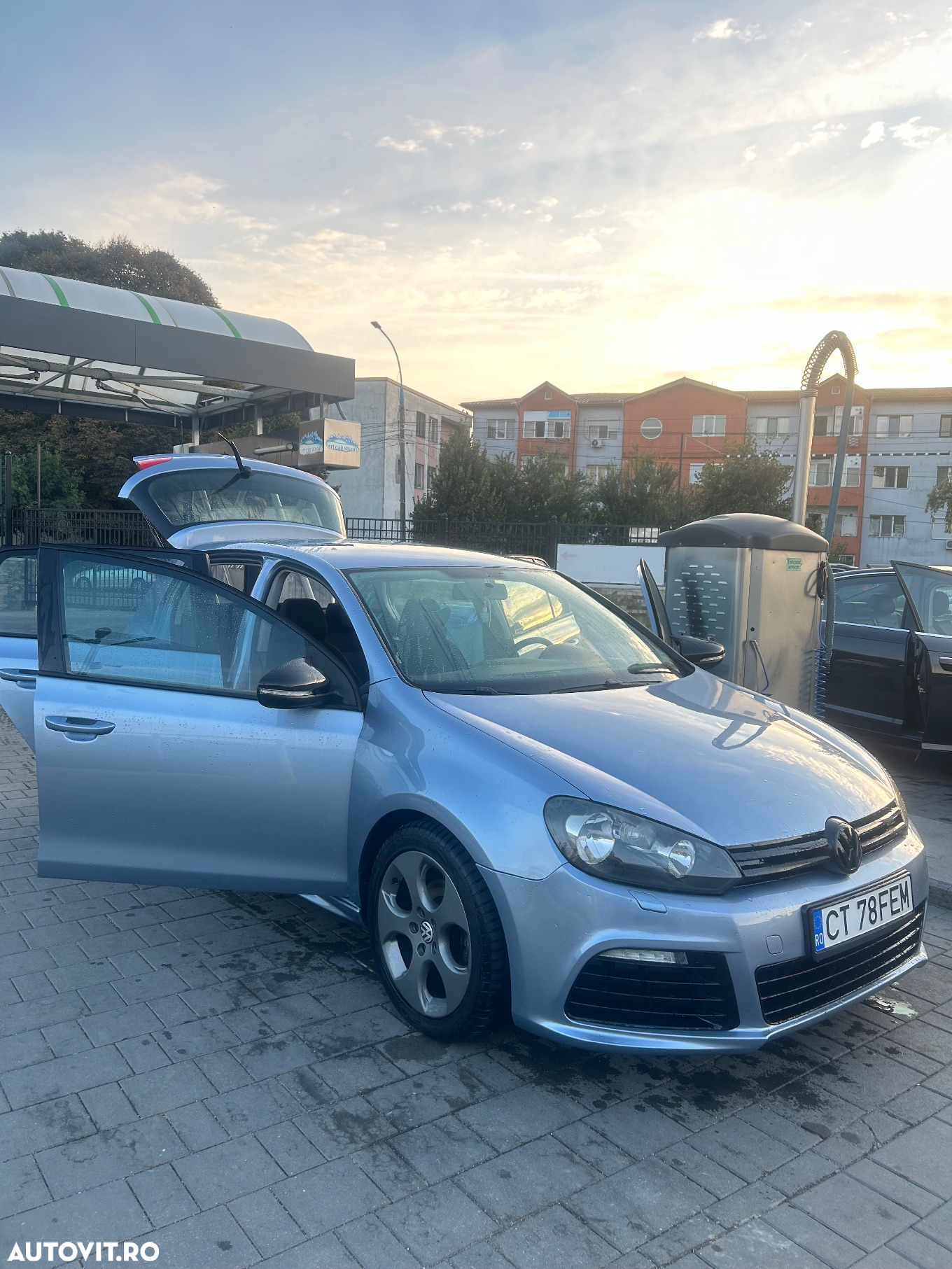 Volkswagen Golf 2.0 TDI Highline - 10
