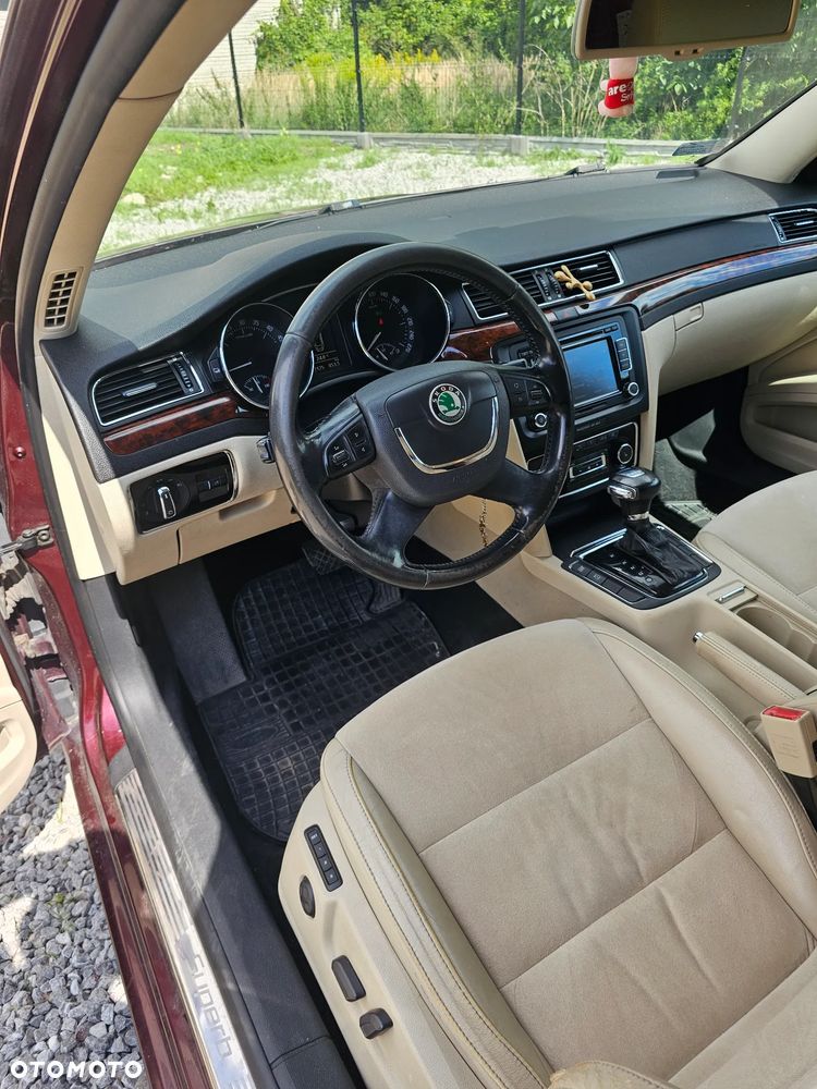 Skoda Superb 2.0 TDI Elegance DSG - 12