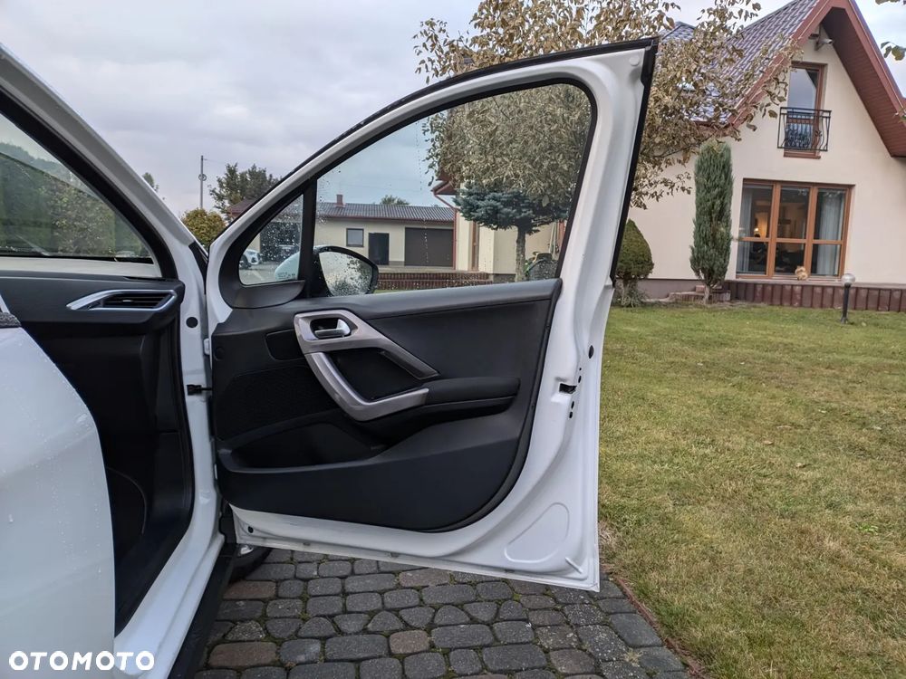 Peugeot 2008 1.2 Pure Tech Signature - 21