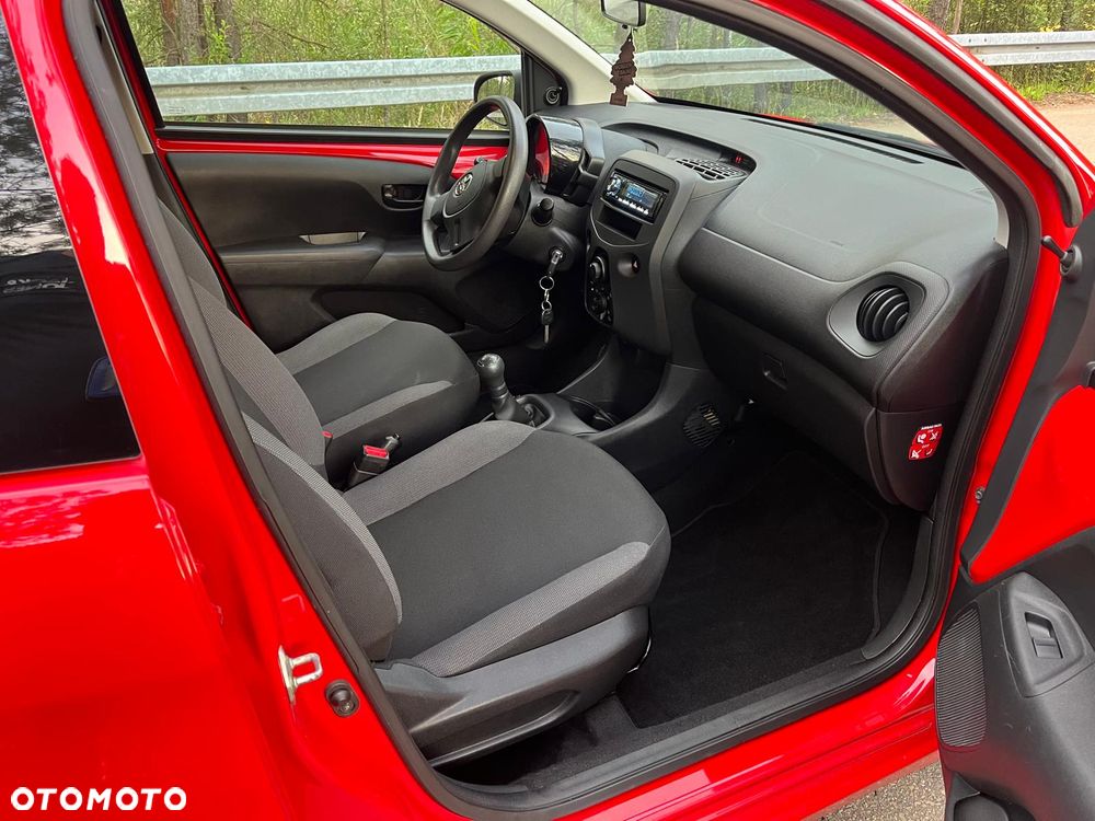 Toyota Aygo x-play - 9