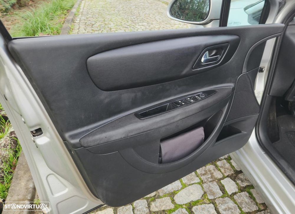 Citroën C4 1.6 HDi 110 VTR Pack - 18