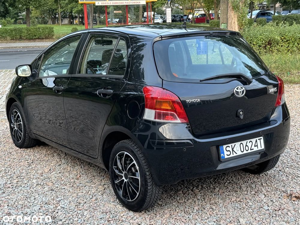 Toyota Yaris - 16