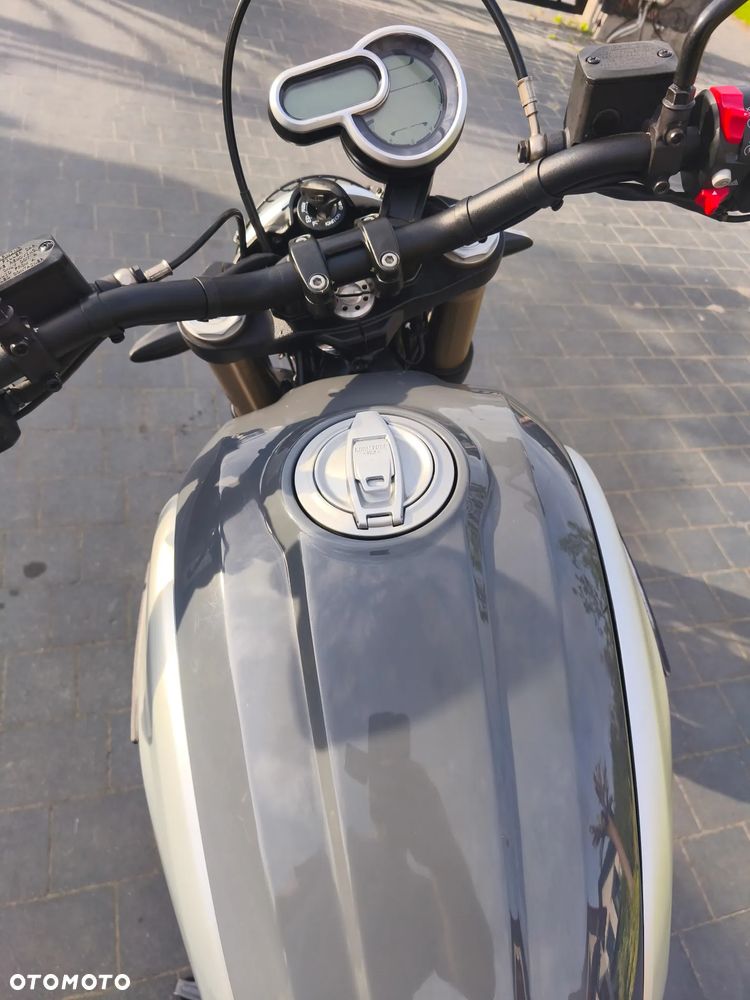 Ducati Scrambler - 11