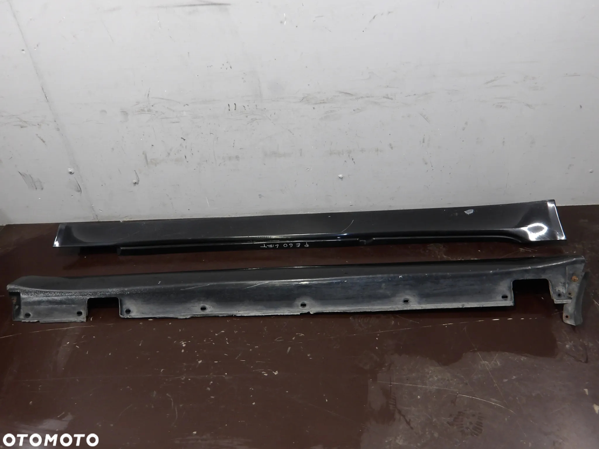 BMW E60 LIFT 07-10 LISTWA PROGOWA PRAWA LEWA 7178121 - 2