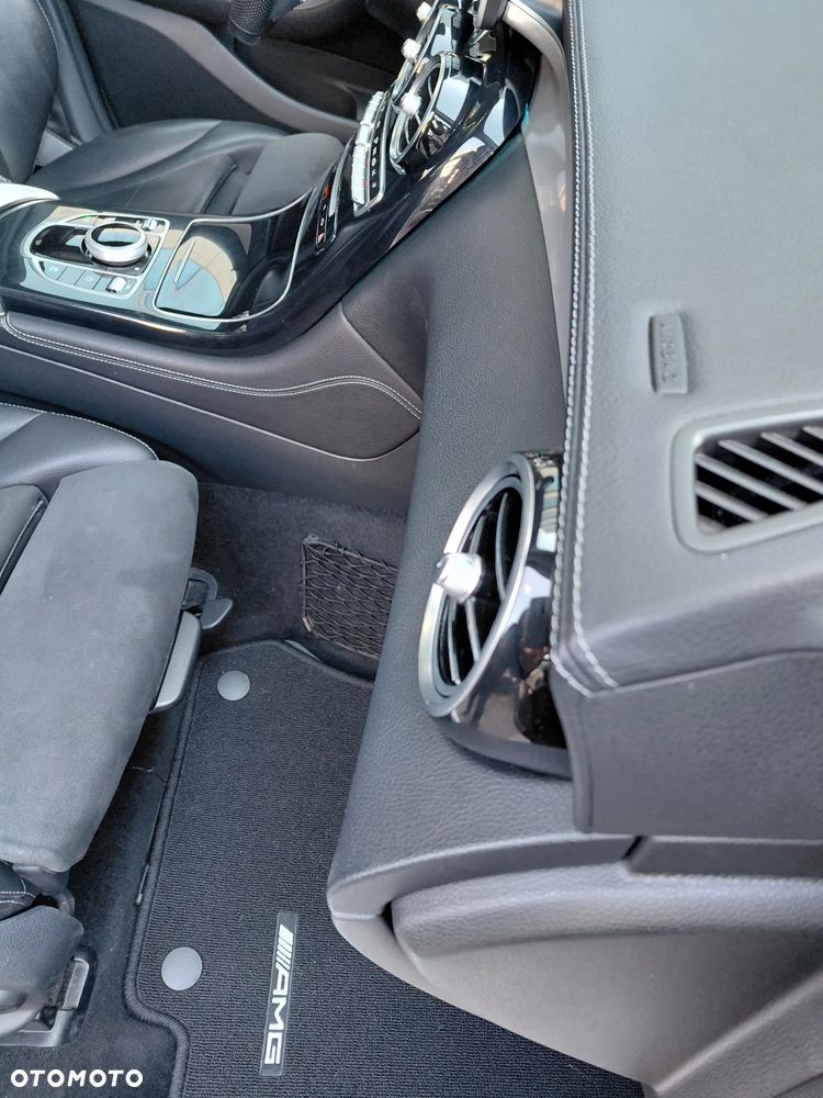 Mercedes-Benz GLC 250 4Matic 9G-TRONIC AMG Line - 26