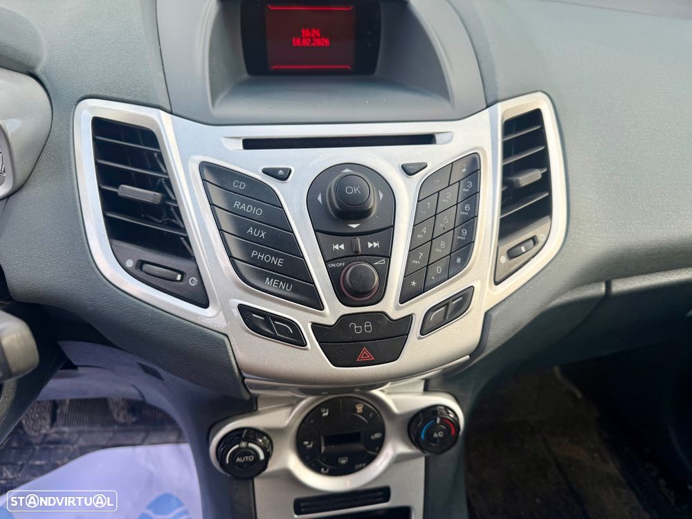 Ford Fiesta 1.6 TDCI Titanium - 13