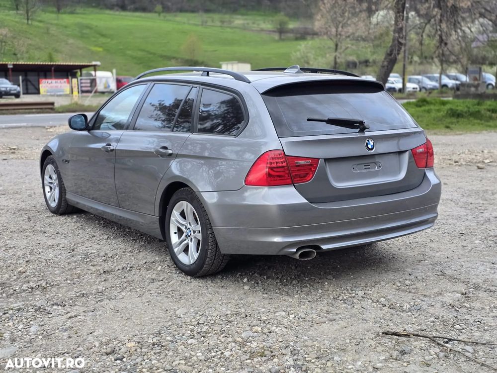 BMW Seria 3 320d xDrive DPF Touring - 5