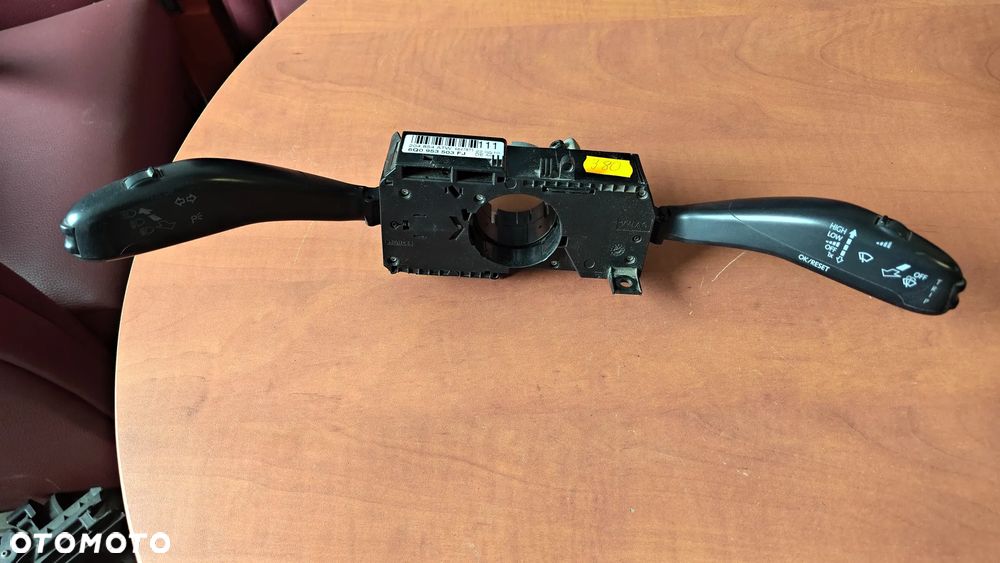 VW T5 MANETKI PRZEŁĄCZNIK Z OBSŁUGĄ LICZNIKA I TEMPOMATEM 6Q0953503FJ - 1